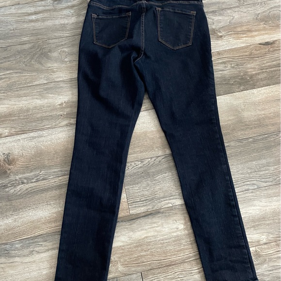 Side Panel Old Navy Maternity Jeans - Picture 2 of 2